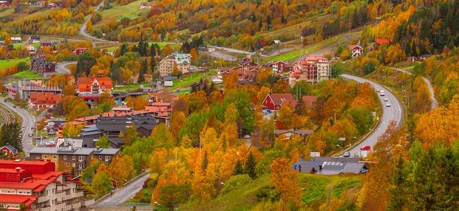 Vybild över Åre i höstfärger. Foto: MostPhotos