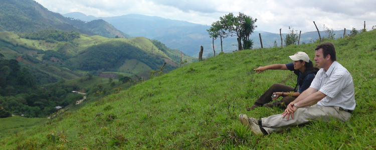 Honduras. På bilden syns Skogsstyrelse-anställd (Anders Malmer) + doktorand