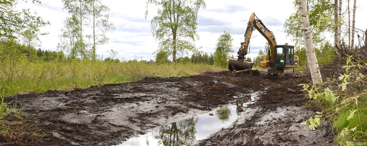 Machine in a ditch. Foto: Daniel Palm